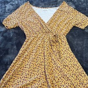 Floral short sleeved mini dress